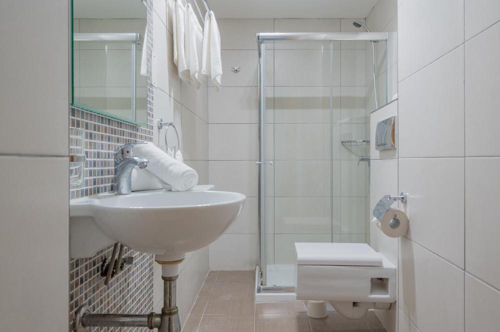 Standard Triple Room with Sea View